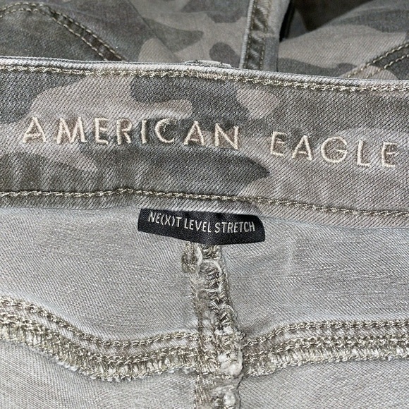 American Eagle N(E)XT LEVEL STRETCH Hi-Rise Jeggings.  Camouflage. Size 2 Short. - Picture 3 of 12